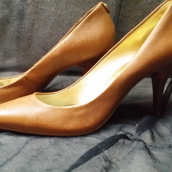 Michael Michael Kors Women's Alina Flex Pump - Picture 1 of 3